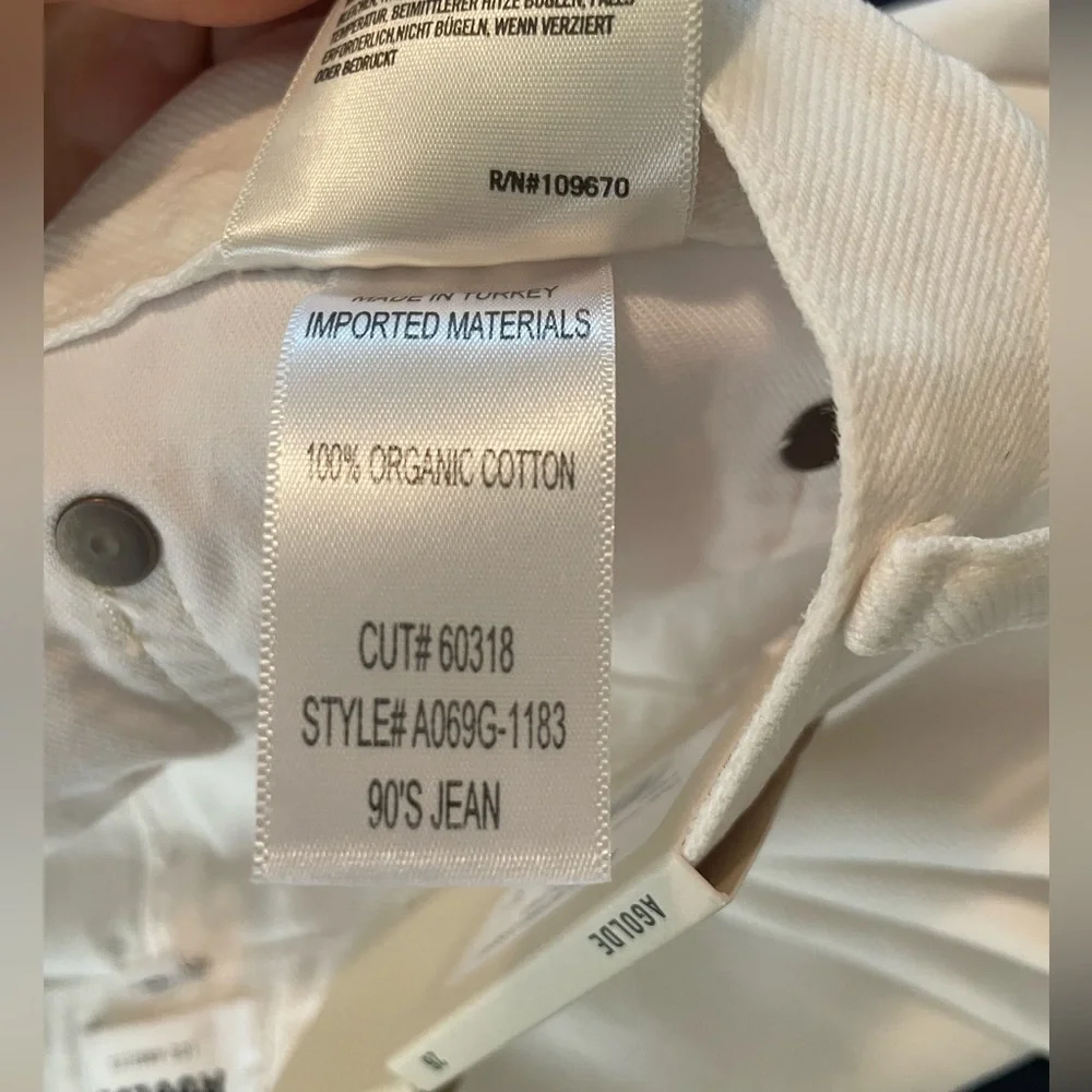 AGOLDE 90s Mid- high rise (13”) Loose Fit Jeans in WHITE VANISH spring vacation - Picture 13 of 15